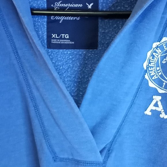 Blue low v-neck hoodie - Picture 4 of 6